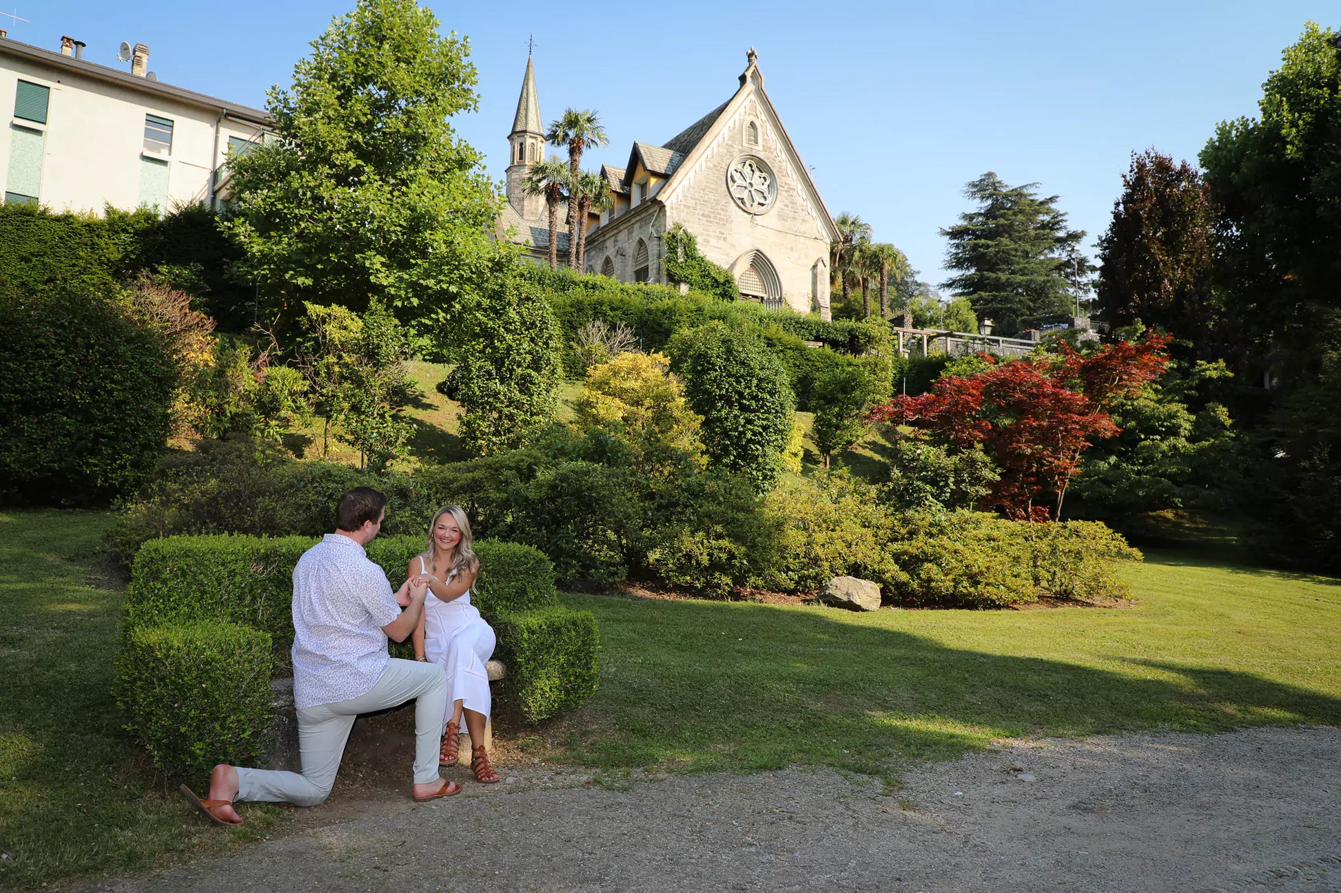 Golden hour engagement photo in Bellagio’s soft evening light