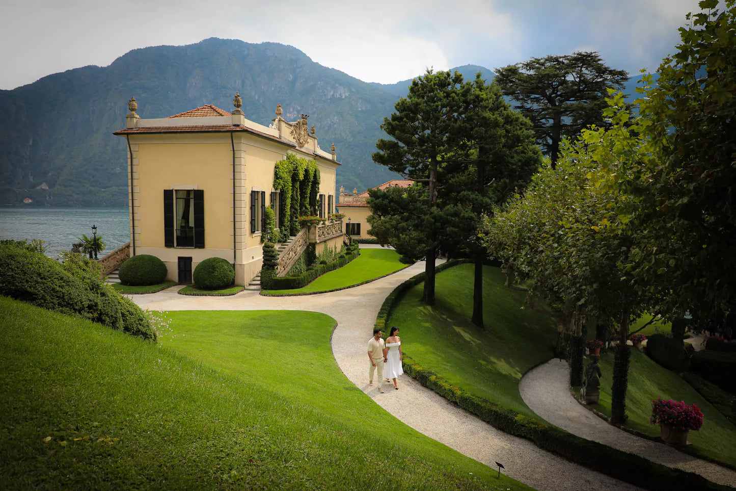 Romantic gallery of engagement photos taken at scenic locations around Lake Como